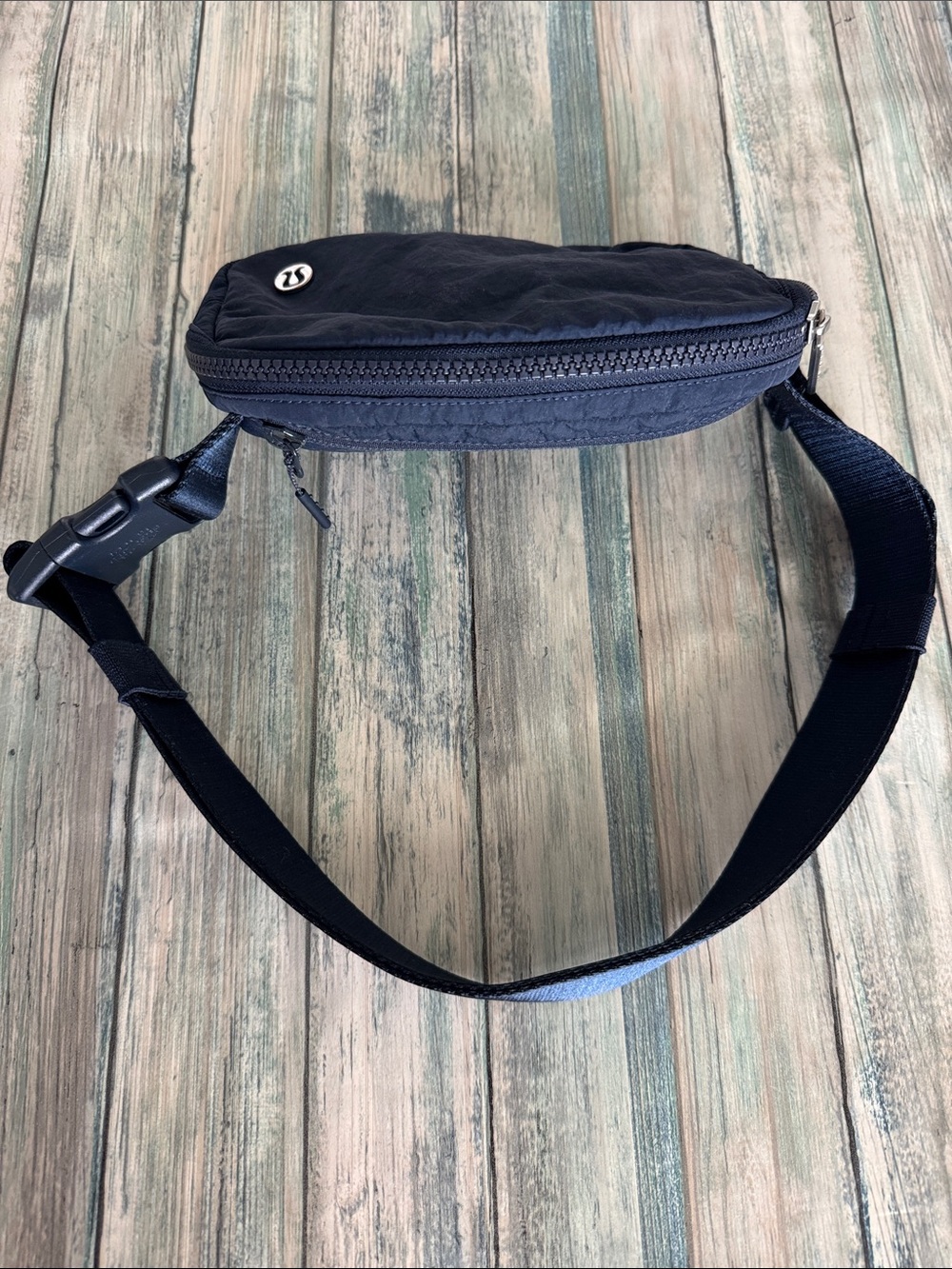 lululemon athletica Navy Lightweight Belt Bag - Picture 8 of 8